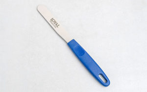 Uncarded - Straight Blue Handle Spatula 4 inch
