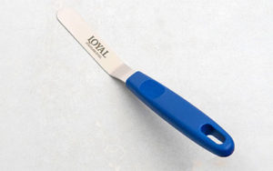 Uncarded - Angled Blue Handle Spatula 4 inch
