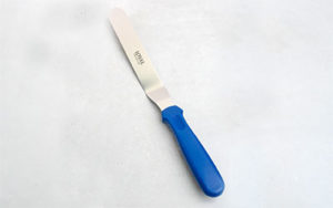 Uncarded - Angled Blue Handle Spatula 8 inch